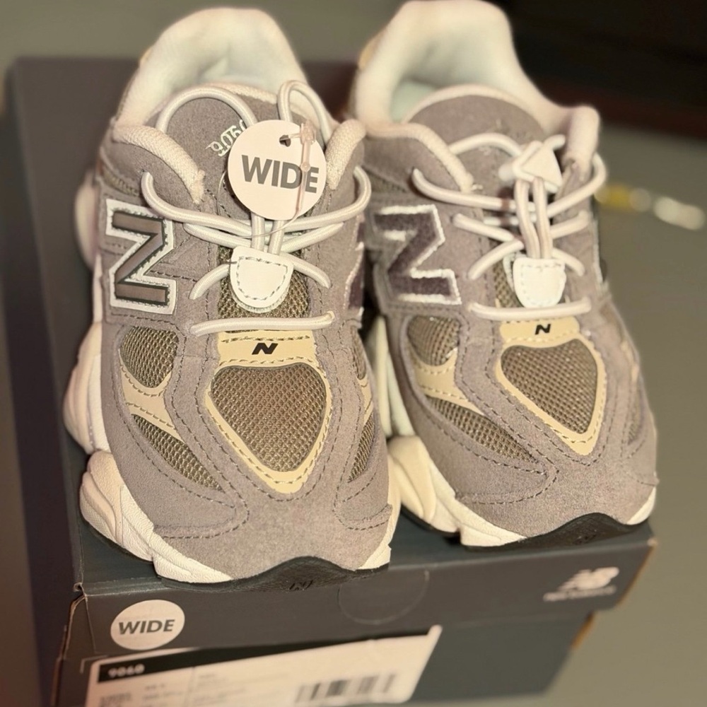 New Balance toddler Grey and Cream Wide Fit Sneakers
